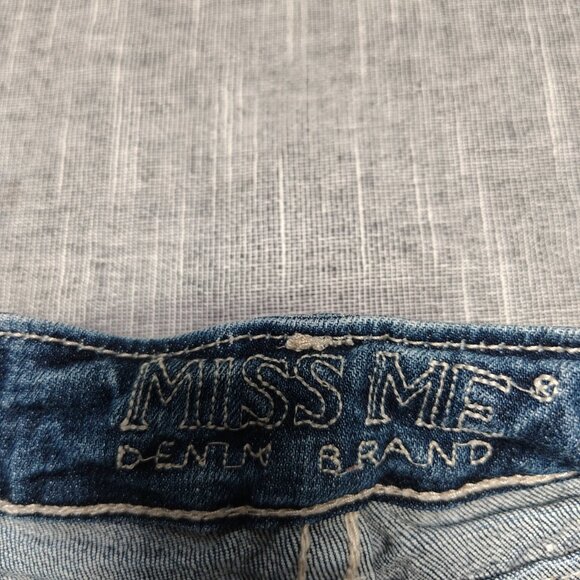 Miss Me Jeans women's Size 27 Medium Wash Boyfriend Capri Thick Stitch Flap - Picture 4 of 16